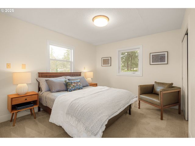 13001 Se CLAYBOURNE St, Portland, OR 97236