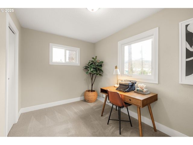 13001 Se CLAYBOURNE St, Portland, OR 97236