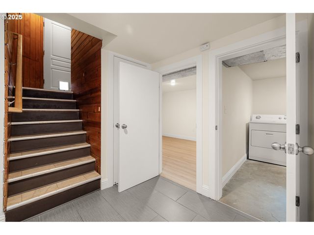 13001 Se CLAYBOURNE St, Portland, OR 97236