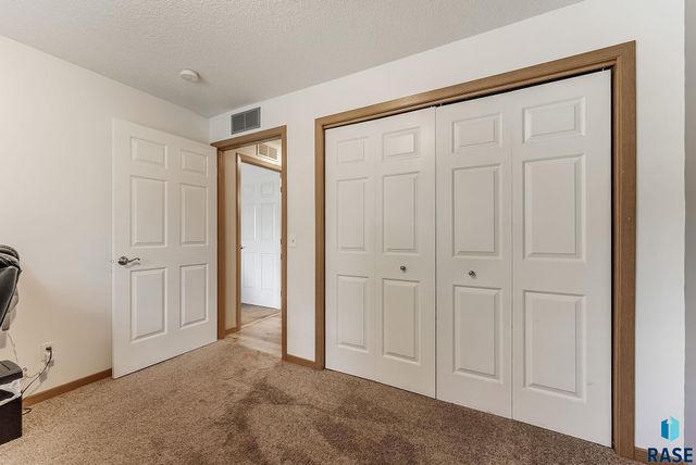 7035 W 56th St Street 16, Sioux Falls, SD 57106