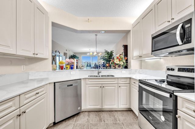 7715 Southampton Ter 211, Tamarac, FL 33321