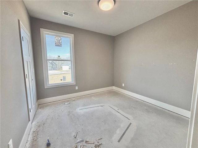 1206 NW 4th Street, Oak Grove, MO 64075