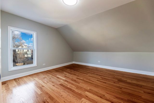 4924 W Congress Parkway, Chicago, IL 60644