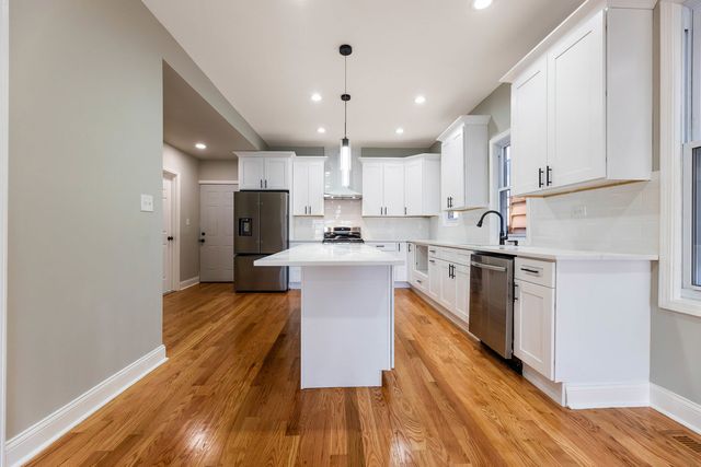 4924 W Congress Parkway, Chicago, IL 60644