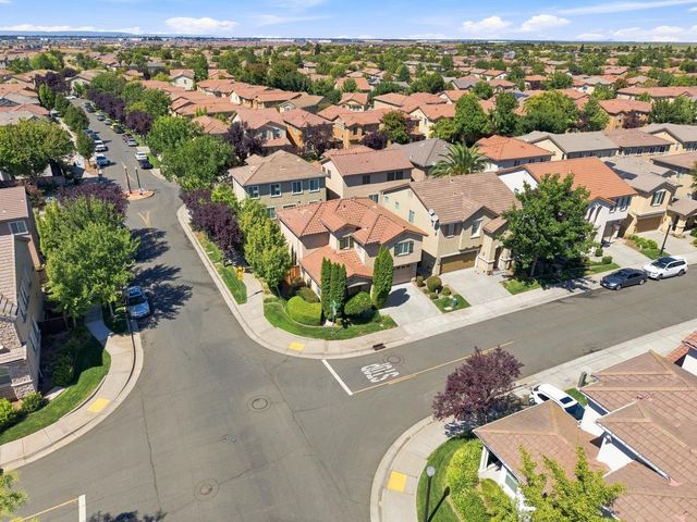 5261 Sun Chaser Way, Sacramento, CA 95835