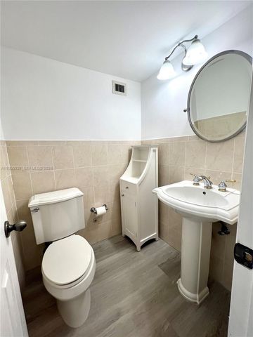 8233 Harding Ave 204, Miami Beach, FL 33141