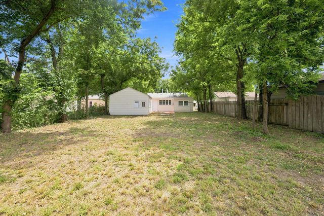 2101 S Madison Ave, Wichita, KS 67211