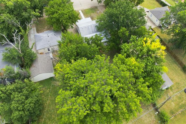 2101 S Madison Ave, Wichita, KS 67211