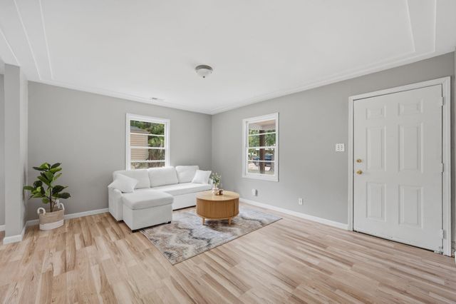 2101 S Madison Ave, Wichita, KS 67211