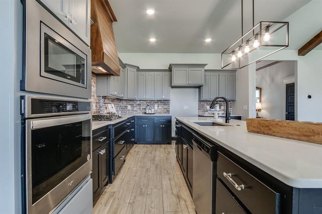 3725 River Valley Drive, Newcastle, OK 73065