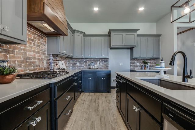 3725 River Valley Drive, Newcastle, OK 73065