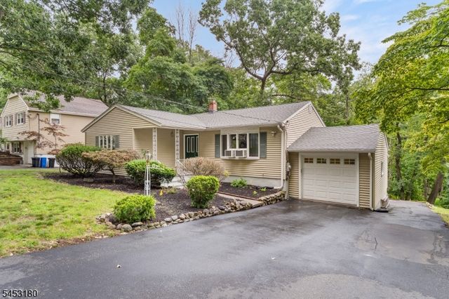 130 Vreeland Ave, Bloomingdale Boro, NJ 07403