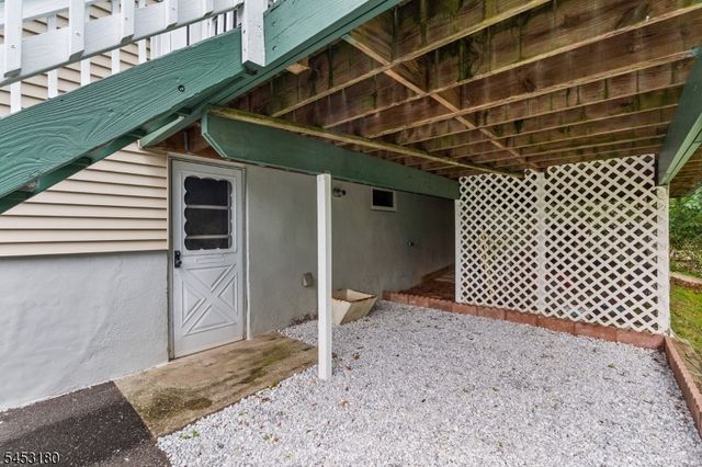 130 Vreeland Ave, Bloomingdale Boro, NJ 07403
