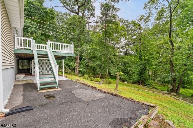 130 Vreeland Ave, Bloomingdale Boro, NJ 07403