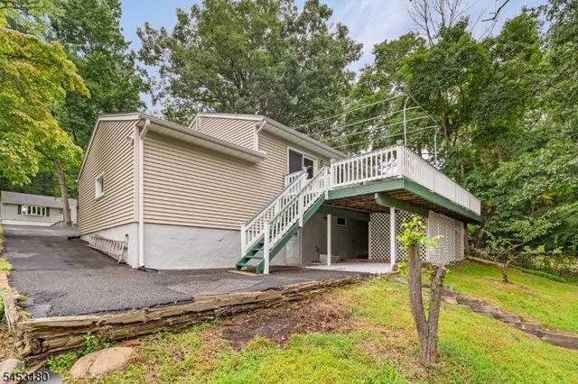 130 Vreeland Ave, Bloomingdale Boro, NJ 07403