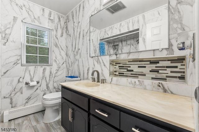 130 Vreeland Ave, Bloomingdale Boro, NJ 07403