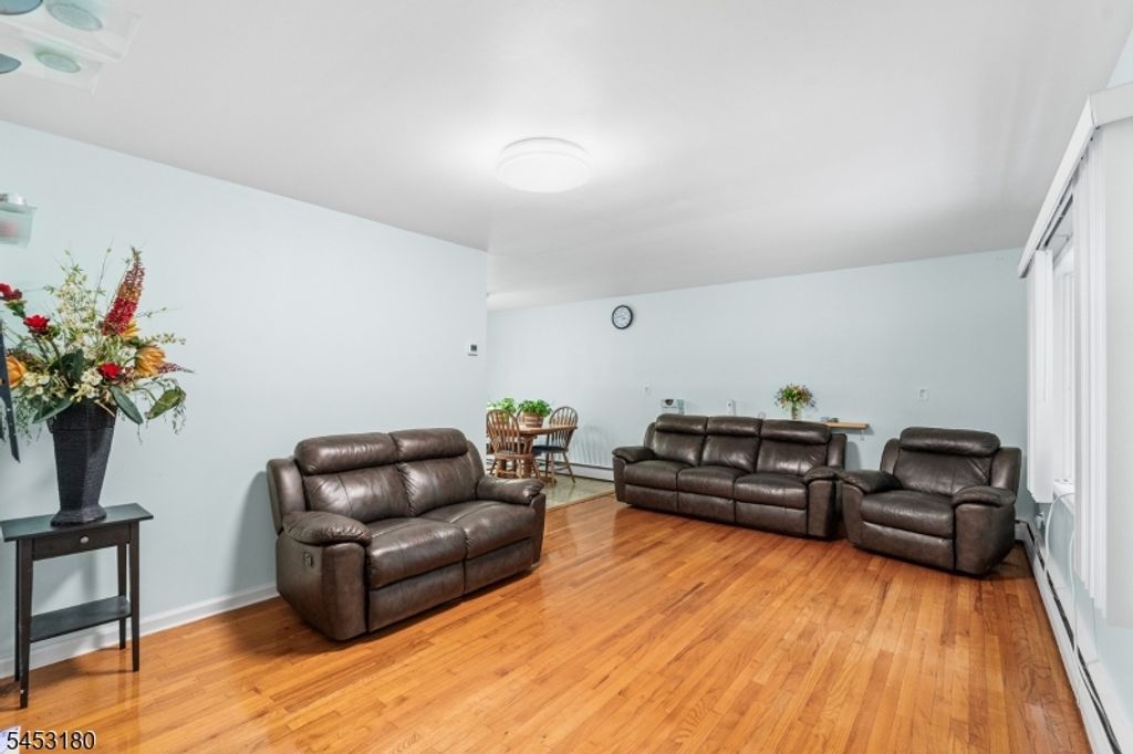 130 Vreeland Ave, Bloomingdale Boro, NJ 07403 — photo 4