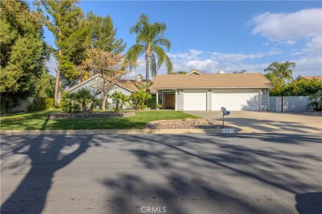 30670 Brookstone, Lake Elsinore, CA 92530