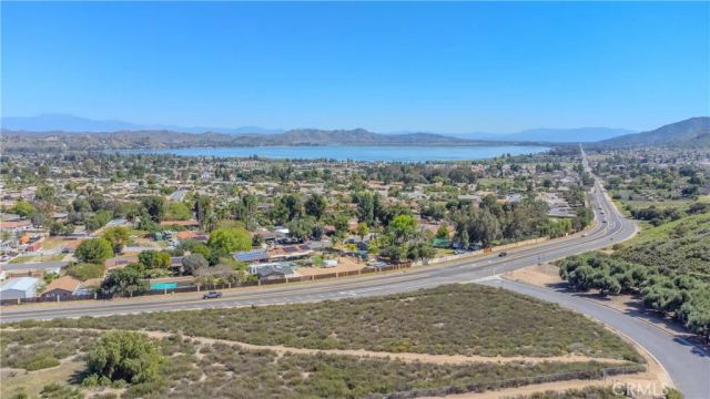 30670 Brookstone, Lake Elsinore, CA 92530