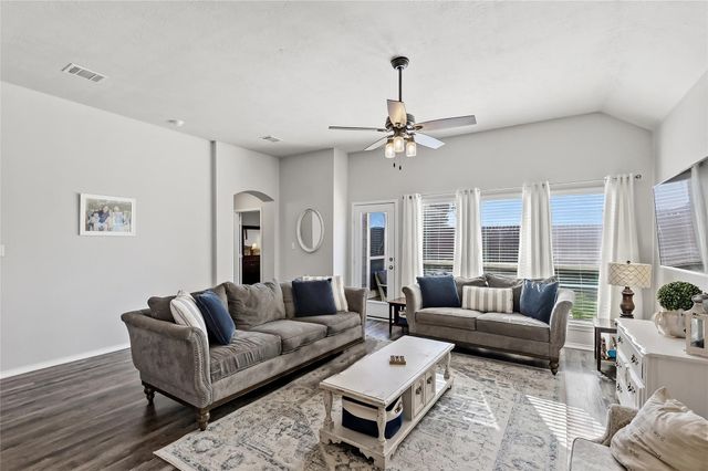 2721 Porters Way, Bryan, TX 77803