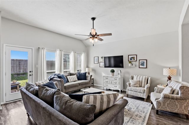 2721 Porters Way, Bryan, TX 77803