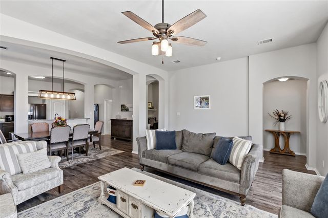 2721 Porters Way, Bryan, TX 77803