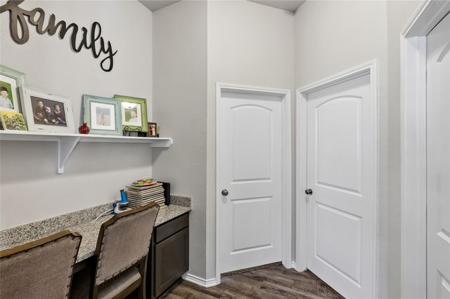 2721 Porters Way, Bryan, TX 77803