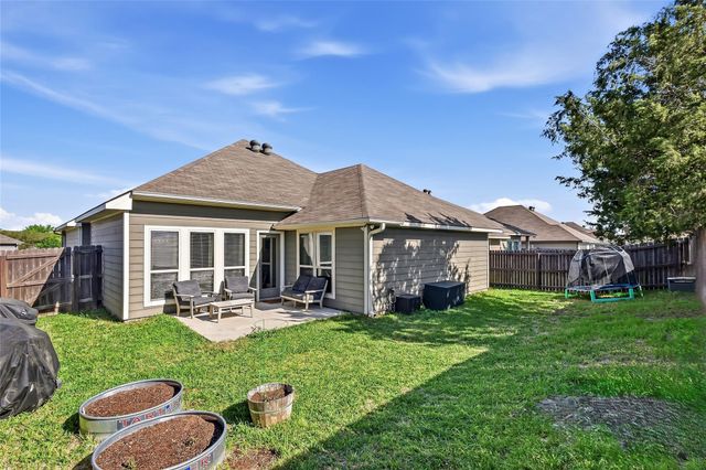 2721 Porters Way, Bryan, TX 77803