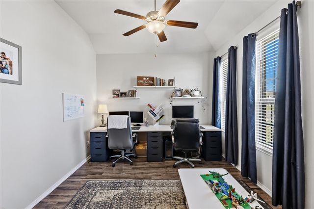 2721 Porters Way, Bryan, TX 77803