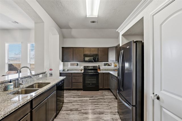 2721 Porters Way, Bryan, TX 77803