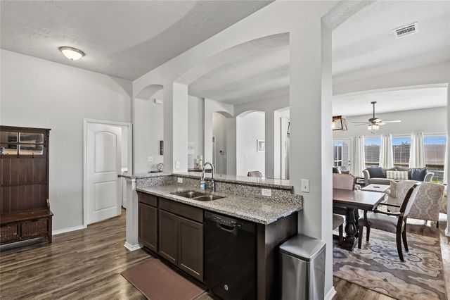 2721 Porters Way, Bryan, TX 77803