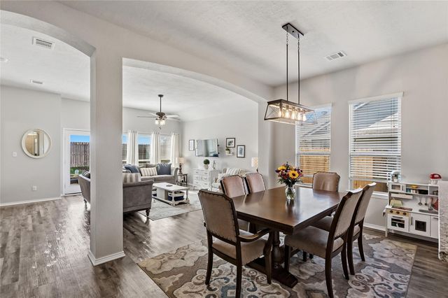 2721 Porters Way, Bryan, TX 77803