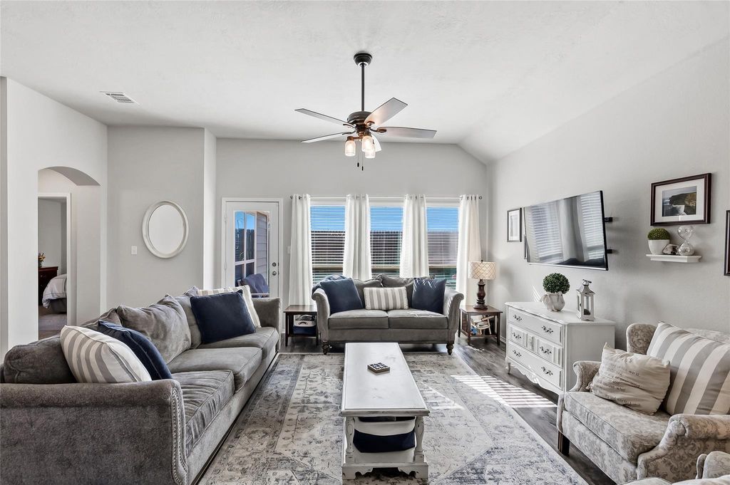 2721 Porters Way, Bryan, TX 77803