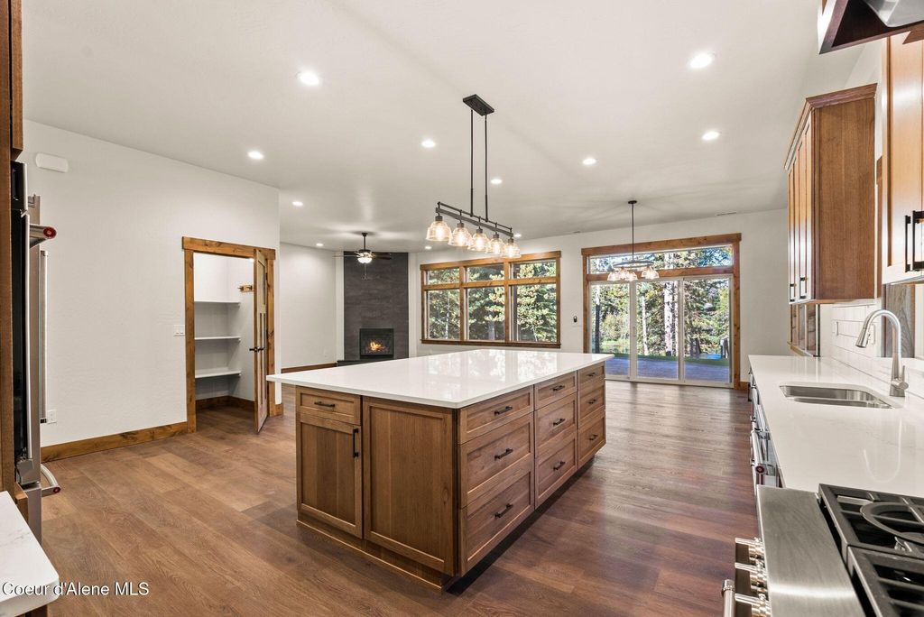 1047 Comeback Bay Ln, Sagle, ID 83860 photo 16