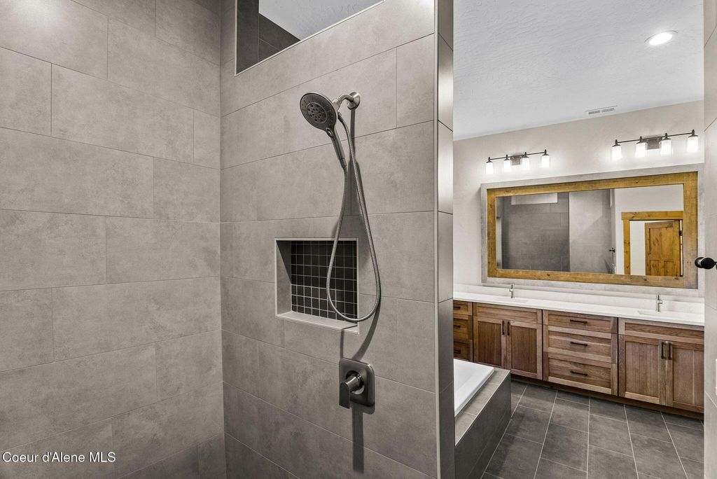 1047 Comeback Bay Ln, Sagle, ID 83860 photo 31