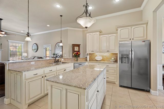 5602 Aspen Avenue, Bartlesville, OK 74006