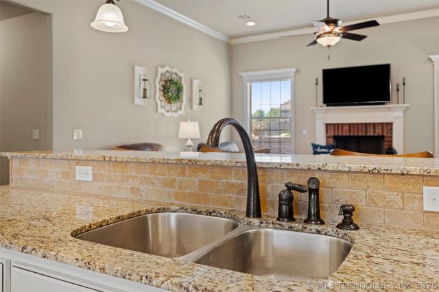 5602 Aspen Avenue, Bartlesville, OK 74006