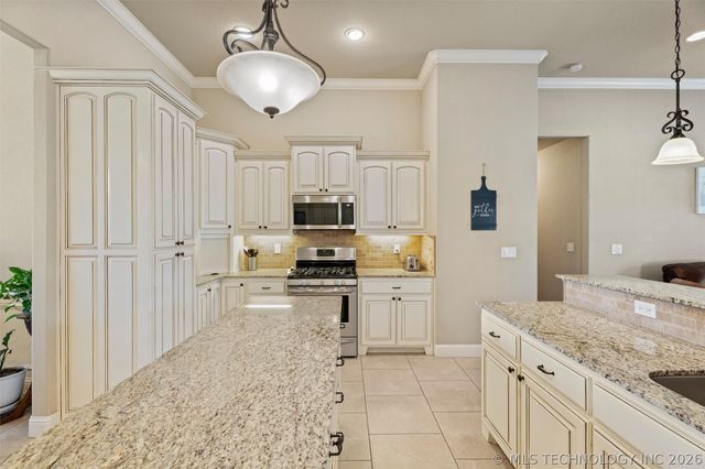 5602 Aspen Avenue, Bartlesville, OK 74006