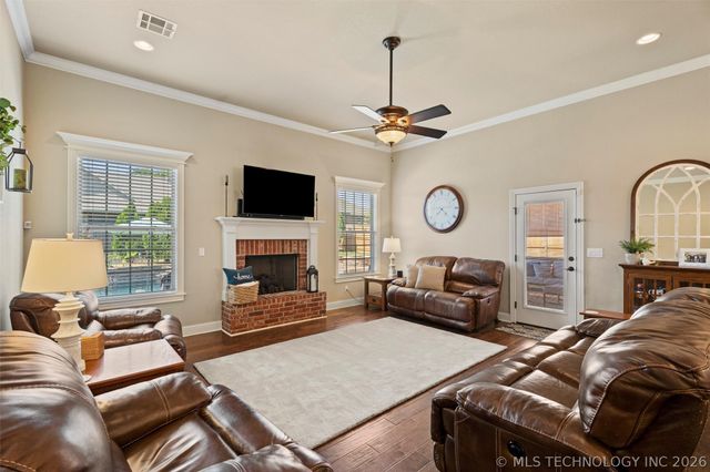 5602 Aspen Avenue, Bartlesville, OK 74006