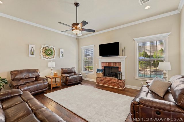 5602 Aspen Avenue, Bartlesville, OK 74006