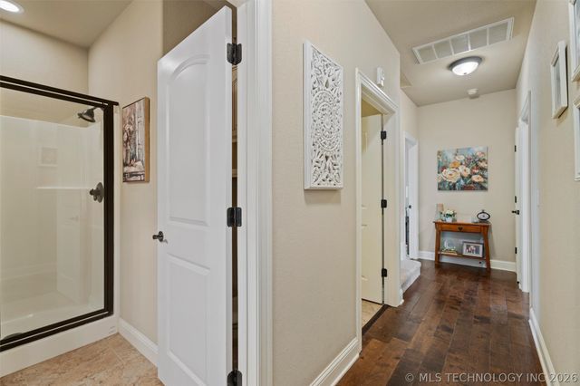 5602 Aspen Avenue, Bartlesville, OK 74006