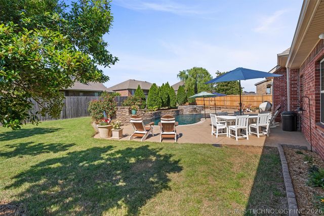 5602 Aspen Avenue, Bartlesville, OK 74006