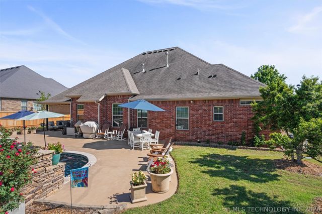 5602 Aspen Avenue, Bartlesville, OK 74006