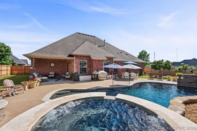 5602 Aspen Avenue, Bartlesville, OK 74006