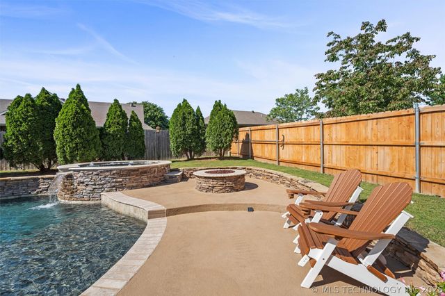 5602 Aspen Avenue, Bartlesville, OK 74006