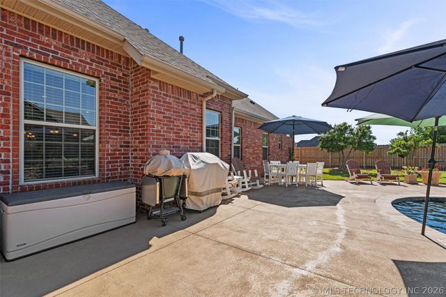 5602 Aspen Avenue, Bartlesville, OK 74006