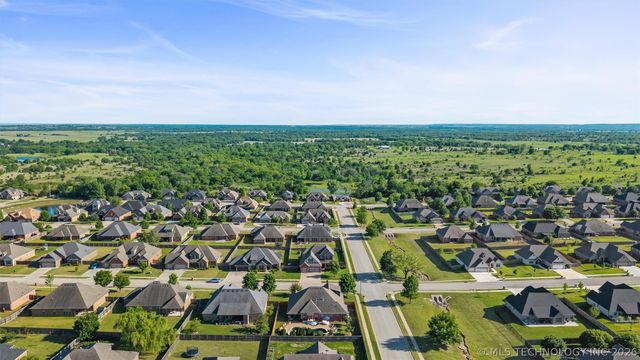 5602 Aspen Avenue, Bartlesville, OK 74006