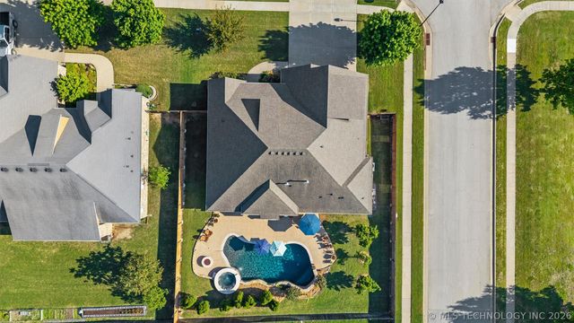 5602 Aspen Avenue, Bartlesville, OK 74006