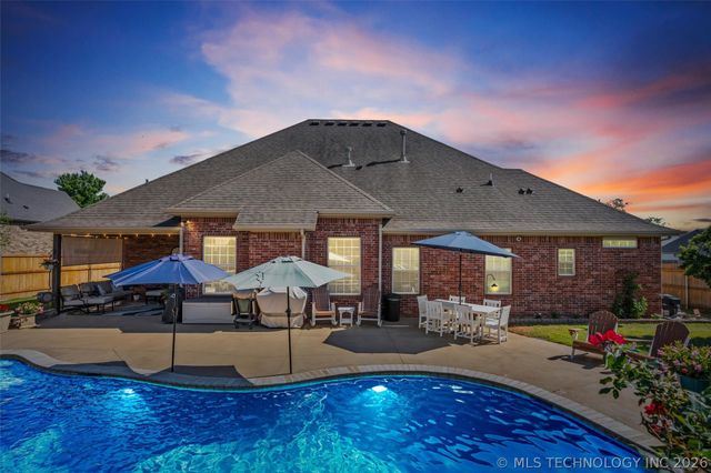 5602 Aspen Avenue, Bartlesville, OK 74006