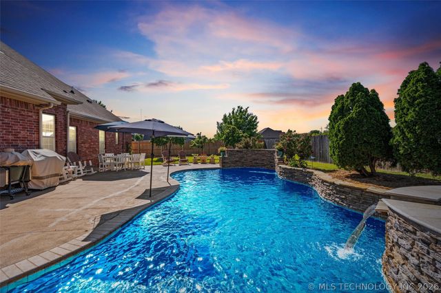 5602 Aspen Avenue, Bartlesville, OK 74006